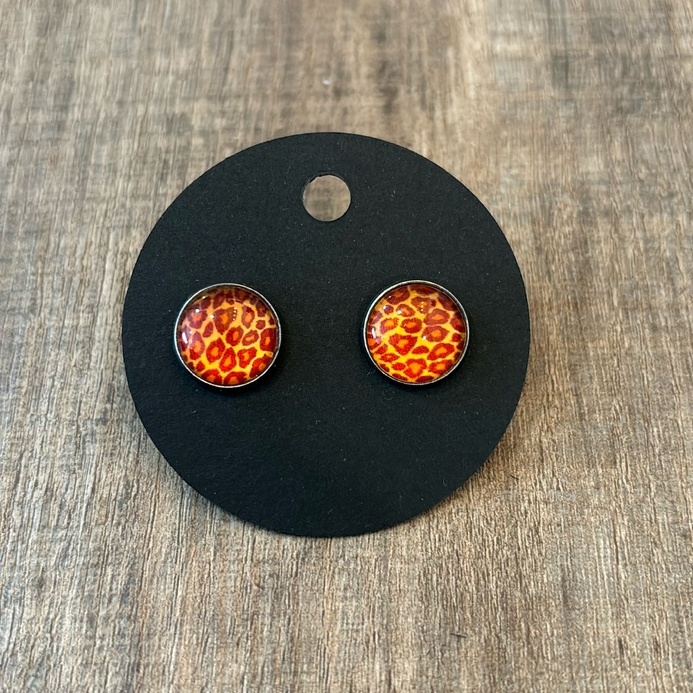 Homemade Earrings - 12mm diameter circle - post style - animal print‎